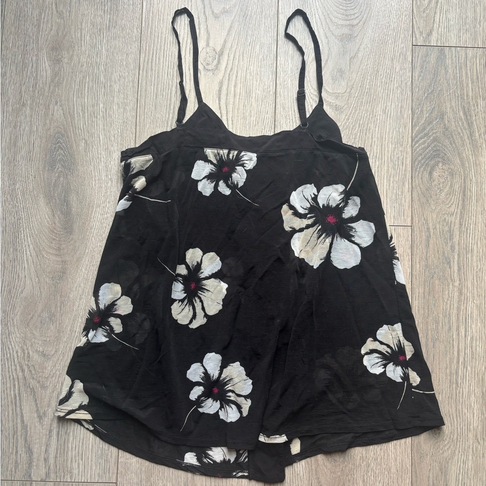 Dynamite Black and White Floral Camisole - Picture 3 of 3